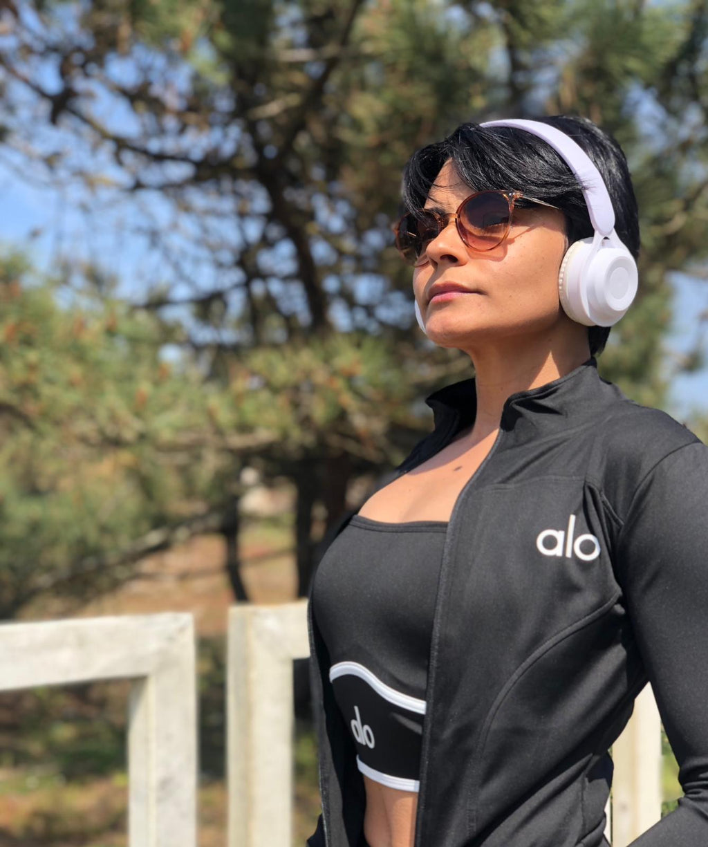 Conjunto Fitness Premium VELURE (Top + Leggings + Casaco)