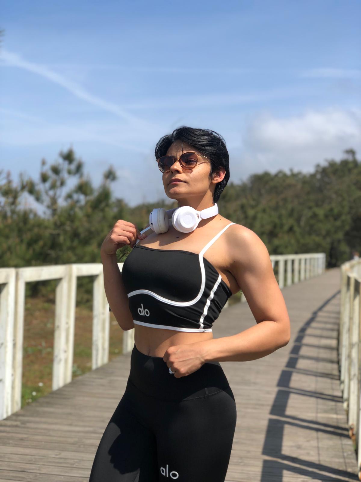 Conjunto Fitness Premium VELURE (Top + Leggings + Casaco)